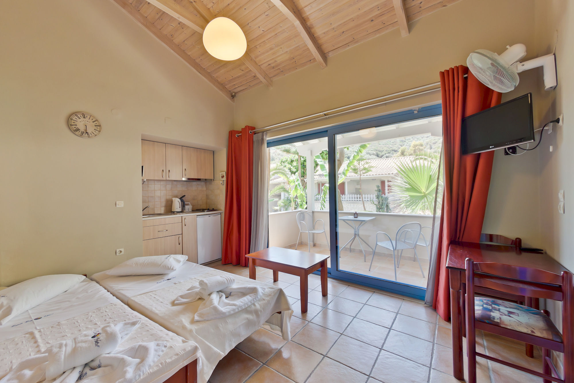 Rouda Bay Beach Hotel Mikros Gialos Bagian luar foto