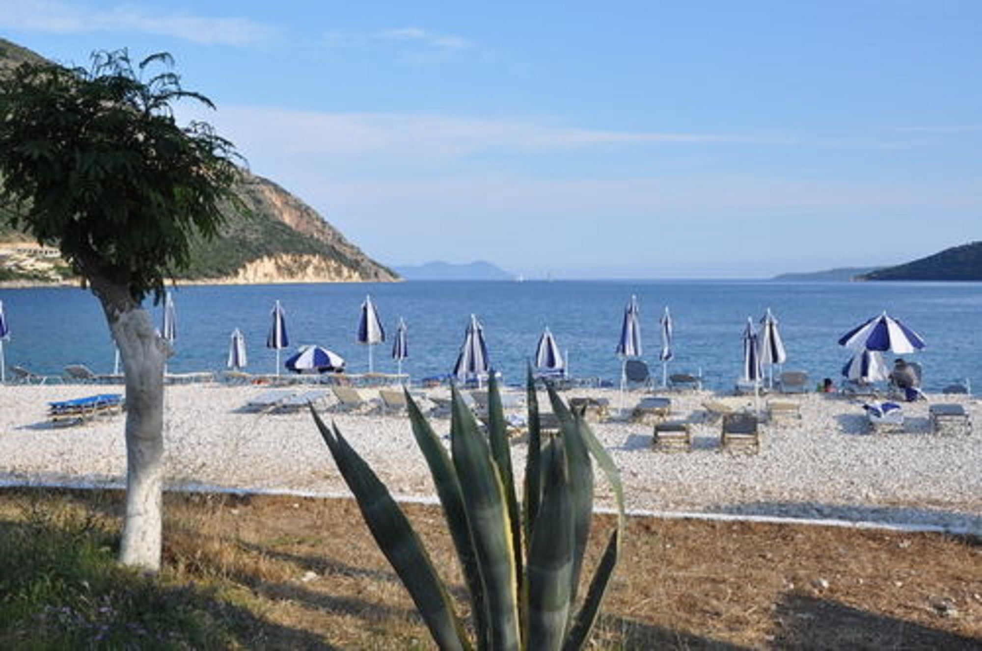 Rouda Bay Beach Hotel Mikros Gialos Bagian luar foto