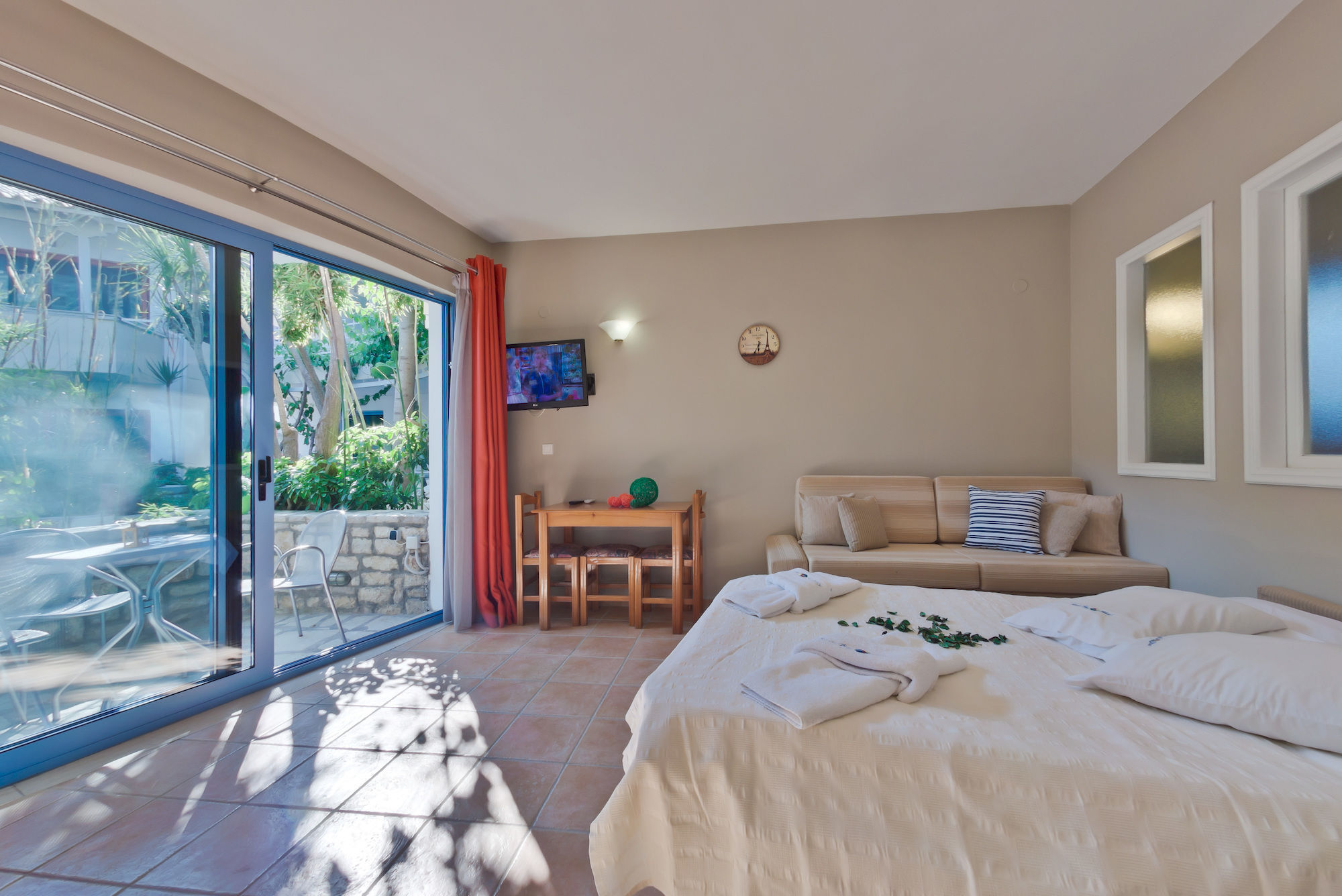 Rouda Bay Beach Hotel Mikros Gialos Bagian luar foto