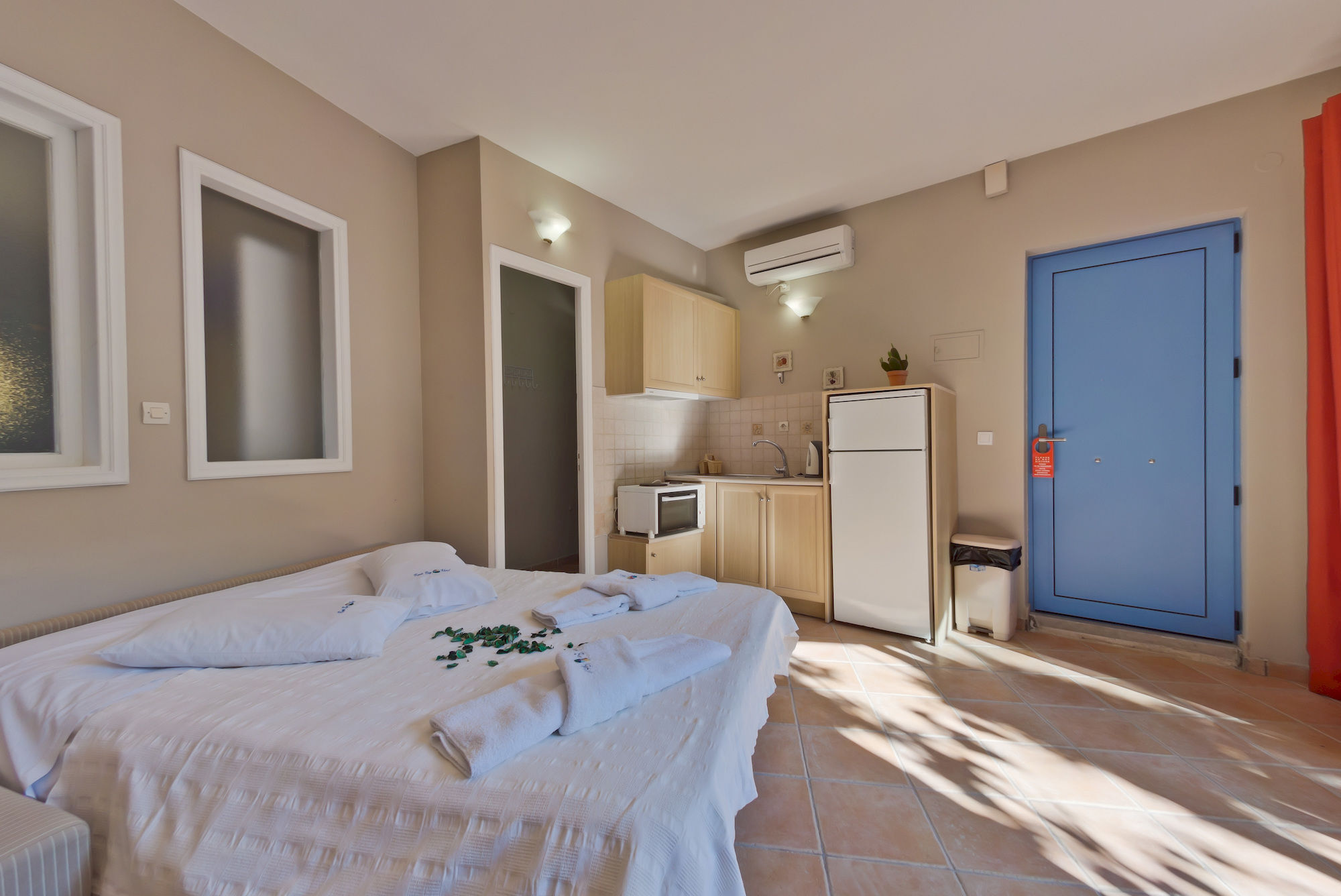 Rouda Bay Beach Hotel Mikros Gialos Bagian luar foto